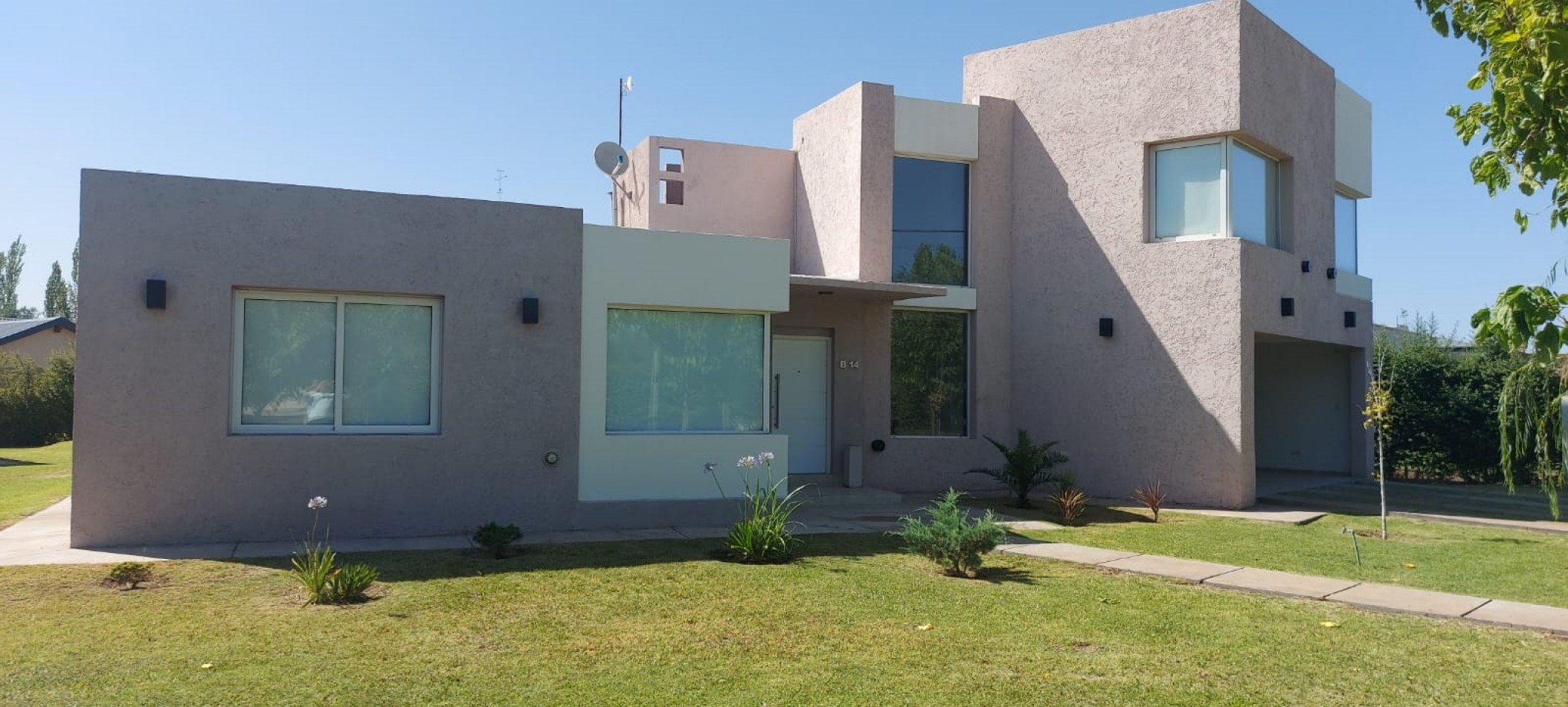 CASA EN VENTA BARRIO PRIVADO