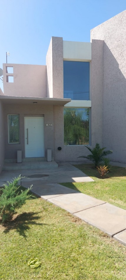 CASA EN VENTA BARRIO PRIVADO