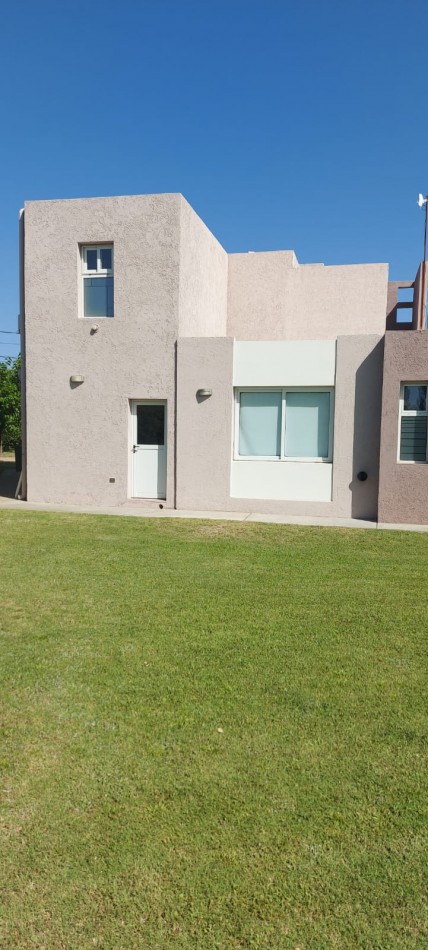 CASA EN VENTA BARRIO PRIVADO