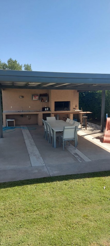 CASA EN VENTA BARRIO PRIVADO
