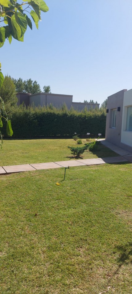 CASA EN VENTA BARRIO PRIVADO