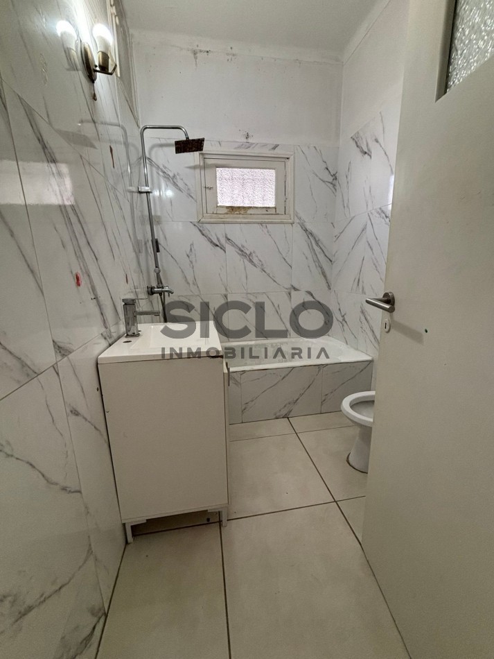 • CASA 3 DORM. C/ PILETA SOBRE AV. COLON — CENTRO SAN RAFAEL 