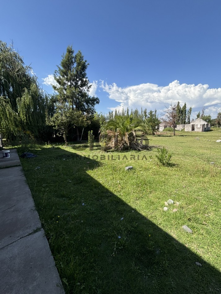 EXCELENTE PROPIEDAD EN RAMA CAIDA CON DOS CASAS 