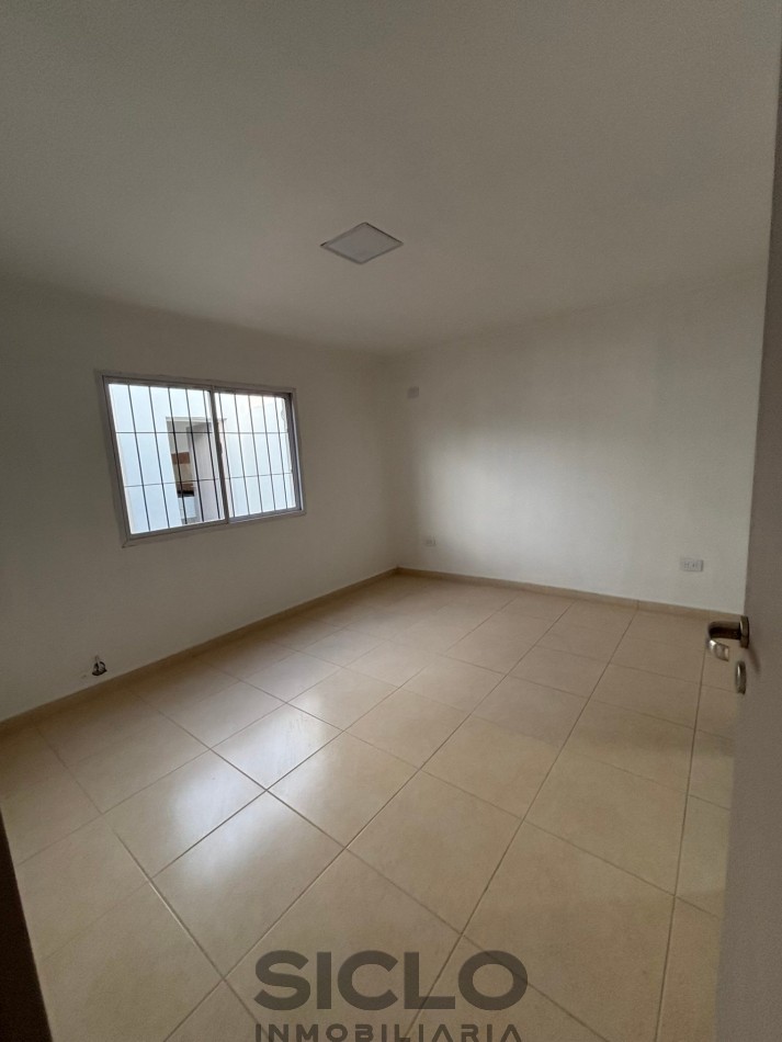  CASA RENOVADA EN VENTA | CUATRO DORMITORIOS Y UBICACION CENTRICA EN SAN RAFAEL MZA.