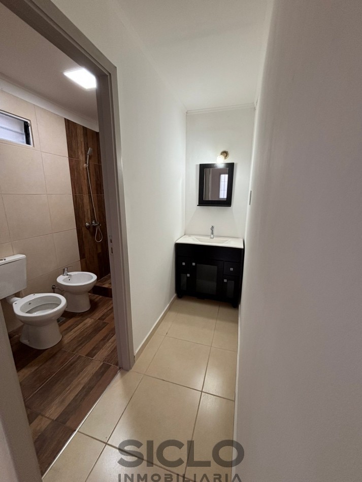  CASA RENOVADA EN VENTA | CUATRO DORMITORIOS Y UBICACION CENTRICA EN SAN RAFAEL MZA.