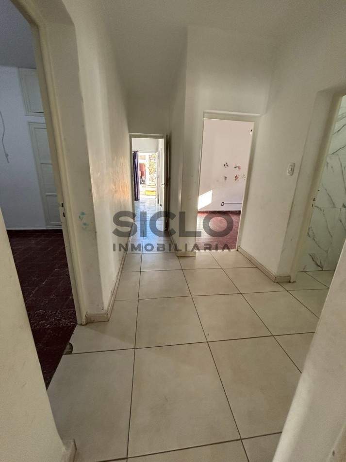 • CASA 3 DORM. C/ PILETA SOBRE AV. COLON — CENTRO SAN RAFAEL 