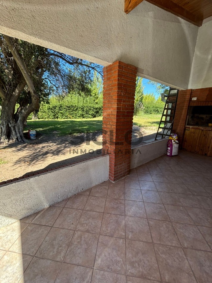 VENDO PROPIEDAD RURAL  DE 2,5 HA  CON CASA Y PILETA  