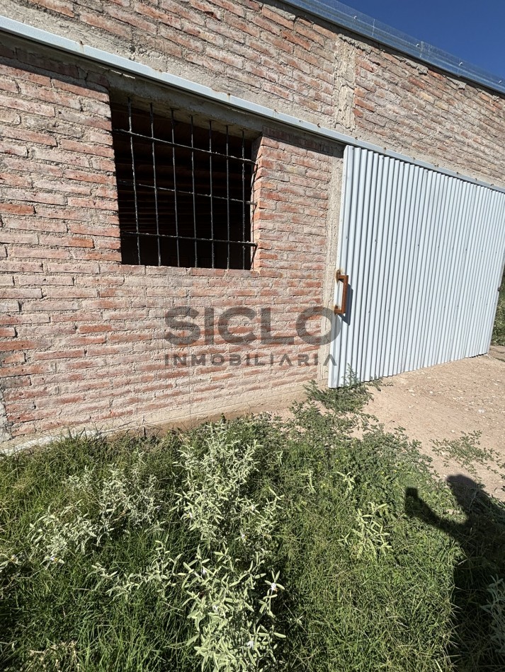 CASA EN CONSTRUCCION CON GRAN POTENCIAL - TERRENO ESQUINA