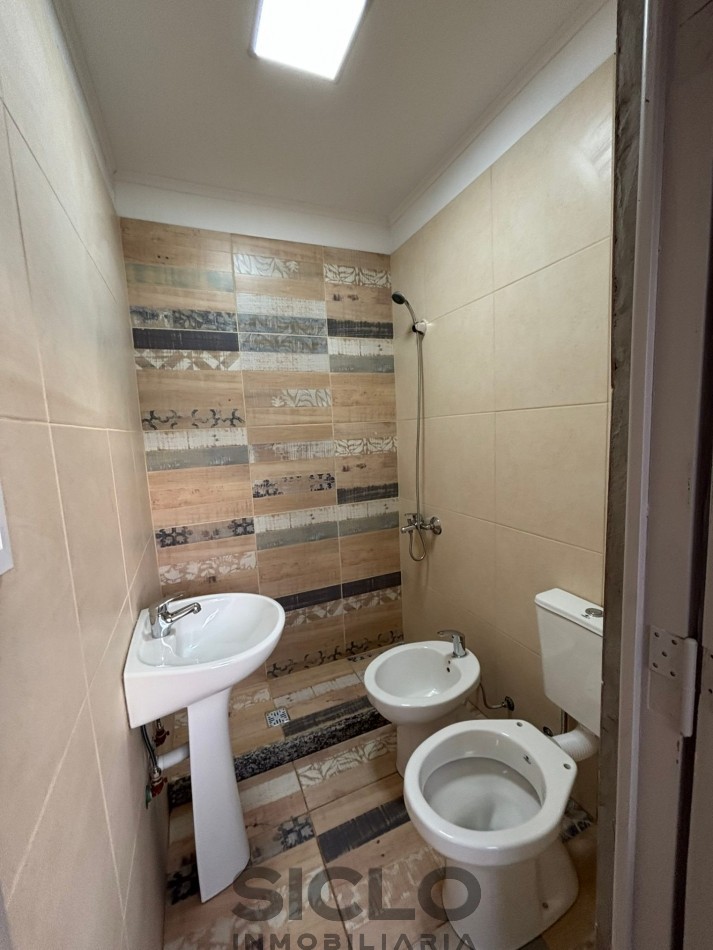  CASA RENOVADA EN VENTA | CUATRO DORMITORIOS Y UBICACION CENTRICA EN SAN RAFAEL MZA.