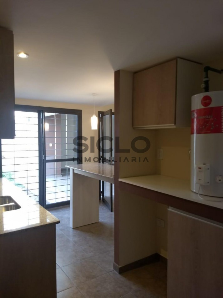 MODERNA CASA DE 3 DORMITORIOS  EN EXCELENTE UBICACION 