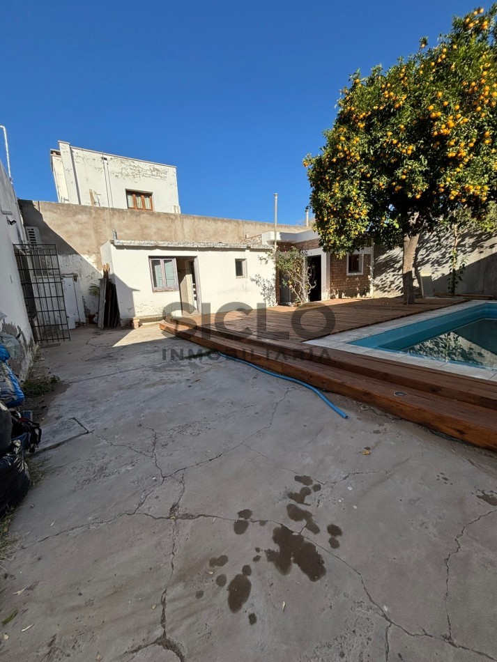 • CASA 3 DORM. C/ PILETA SOBRE AV. COLON — CENTRO SAN RAFAEL 