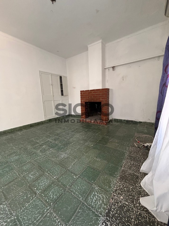 • CASA 3 DORM. C/ PILETA SOBRE AV. COLON — CENTRO SAN RAFAEL 