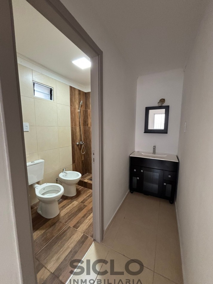  CASA RENOVADA EN VENTA | CUATRO DORMITORIOS Y UBICACION CENTRICA EN SAN RAFAEL MZA.