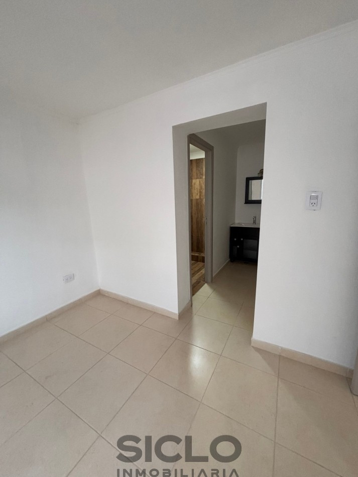  CASA RENOVADA EN VENTA | CUATRO DORMITORIOS Y UBICACION CENTRICA EN SAN RAFAEL MZA.