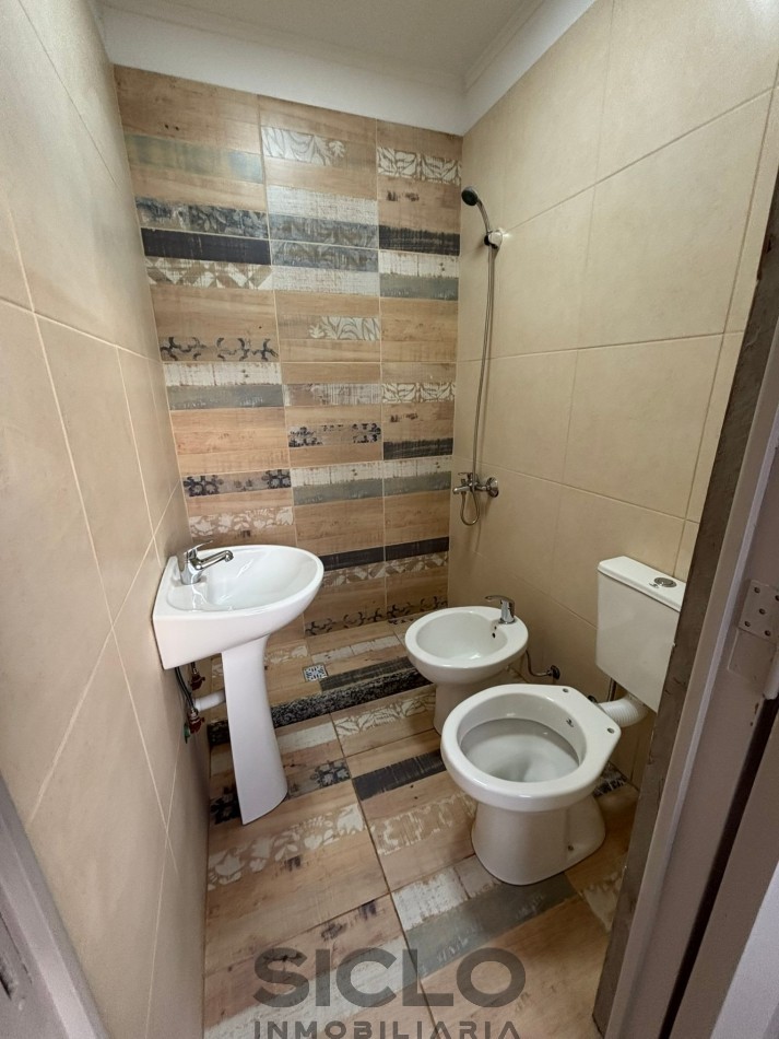  CASA RENOVADA EN VENTA | CUATRO DORMITORIOS Y UBICACION CENTRICA EN SAN RAFAEL MZA.