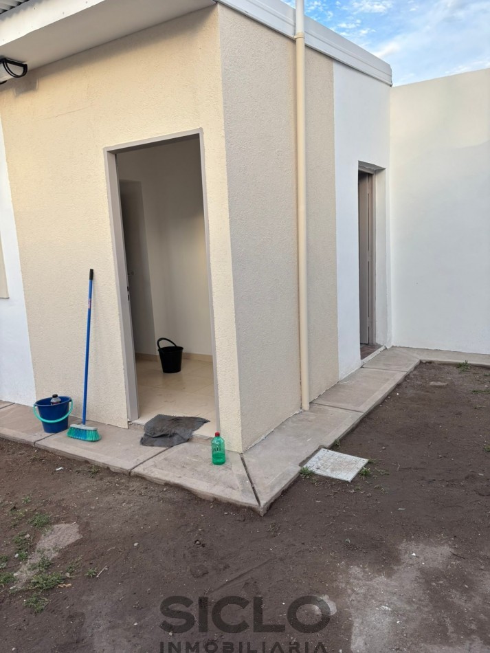  CASA RENOVADA EN VENTA | CUATRO DORMITORIOS Y UBICACION CENTRICA EN SAN RAFAEL MZA.