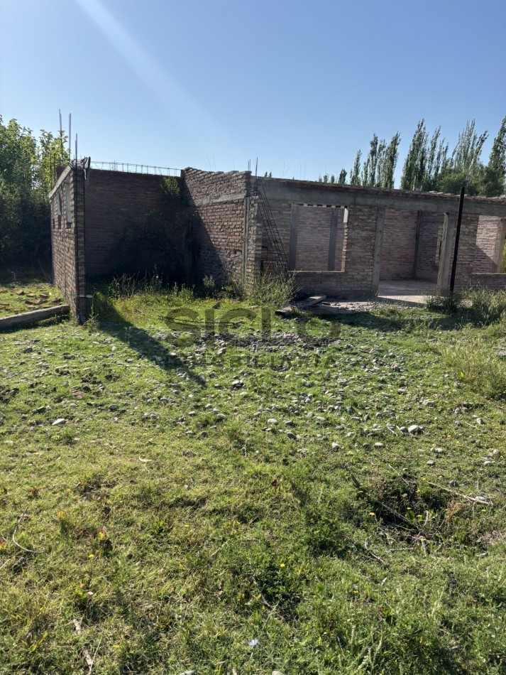 EXCELENTE PROPIEDAD EN RAMA CAIDA CON DOS CASAS 