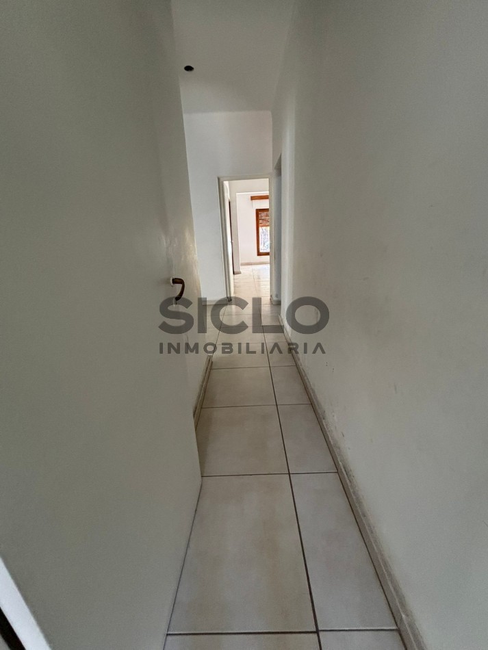 • CASA 3 DORM. C/ PILETA SOBRE AV. COLON — CENTRO SAN RAFAEL 