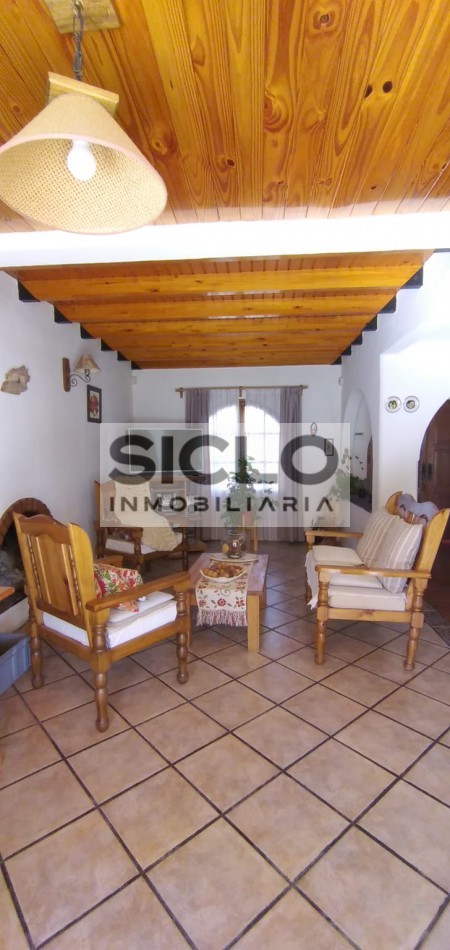 SE VENDA HERMOSA CASA EN EL BARRIO SAN RAFAEL- SAN RAFAEL MENDOZA