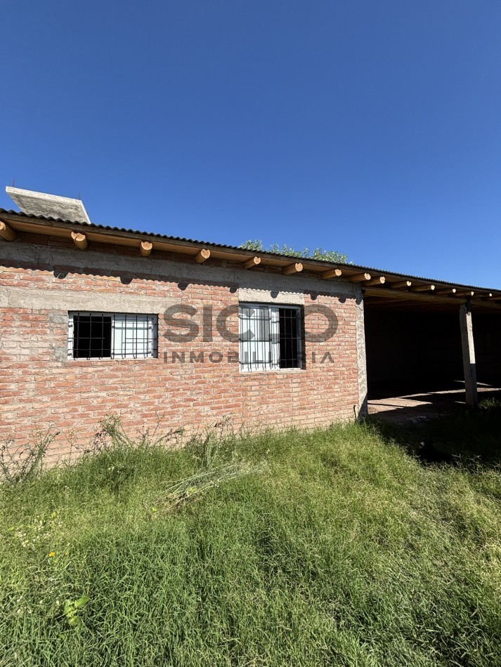 CASA EN CONSTRUCCION CON GRAN POTENCIAL - TERRENO ESQUINA