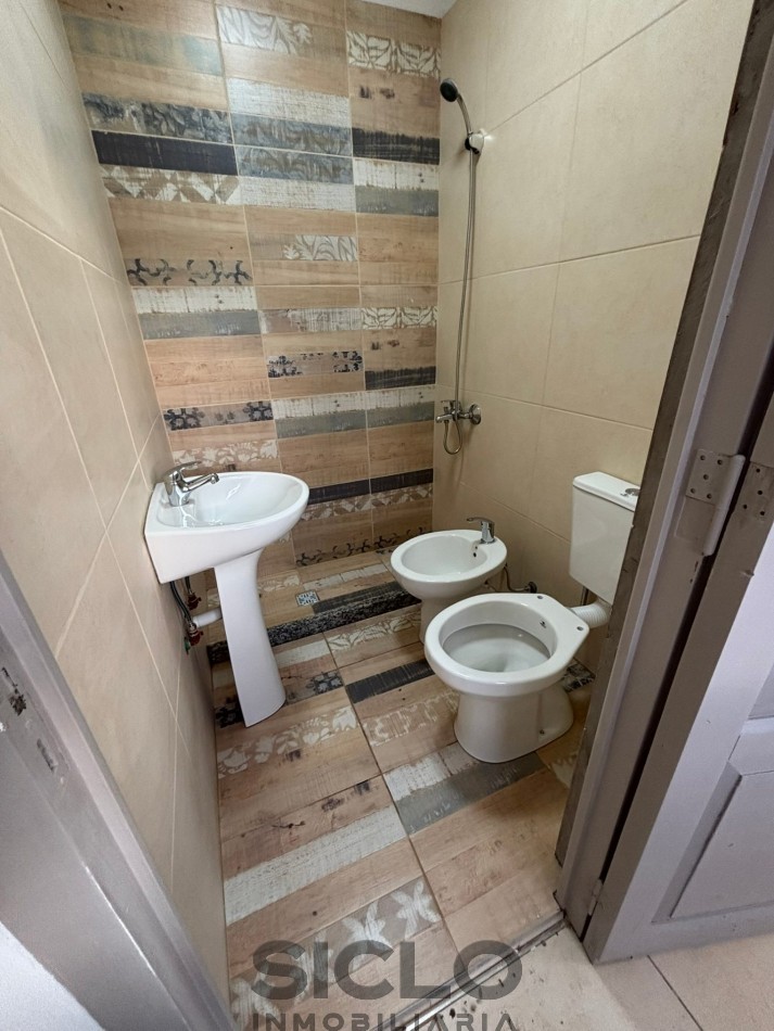  CASA RENOVADA EN VENTA | CUATRO DORMITORIOS Y UBICACION CENTRICA EN SAN RAFAEL MZA.