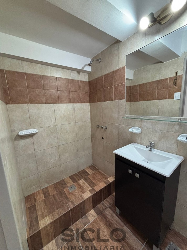  CASA RENOVADA EN VENTA | CUATRO DORMITORIOS Y UBICACION CENTRICA EN SAN RAFAEL MZA.