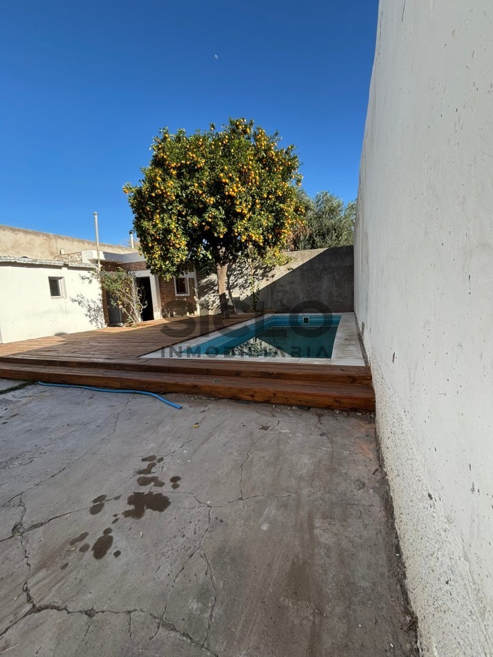 • CASA 3 DORM. C/ PILETA SOBRE AV. COLON — CENTRO SAN RAFAEL 