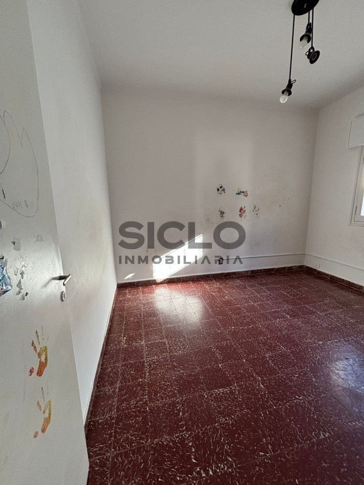 • CASA 3 DORM. C/ PILETA SOBRE AV. COLON — CENTRO SAN RAFAEL 