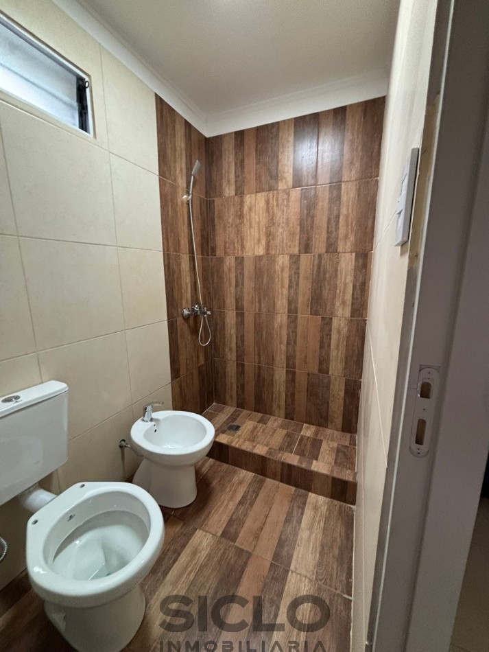  CASA RENOVADA EN VENTA | CUATRO DORMITORIOS Y UBICACION CENTRICA EN SAN RAFAEL MZA.