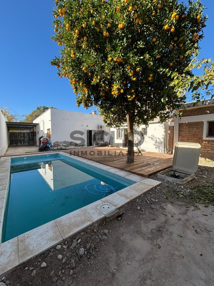 • CASA 3 DORM. C/ PILETA SOBRE AV. COLON — CENTRO SAN RAFAEL 