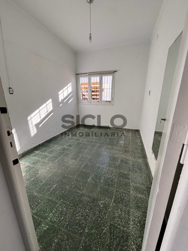 • CASA 3 DORM. C/ PILETA SOBRE AV. COLON — CENTRO SAN RAFAEL 