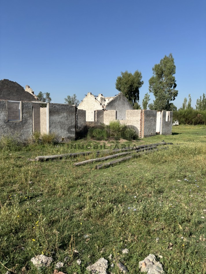 EXCELENTE PROPIEDAD EN RAMA CAIDA CON DOS CASAS 